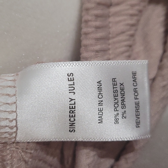 Sincerely Jules Blush Cropped Open Back Top - Picture 6 of 7